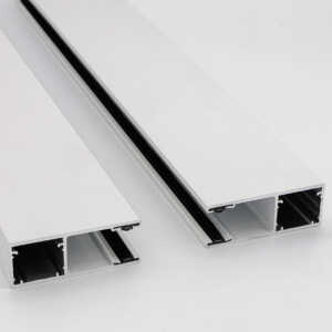 Les coulisses aluminium 89 x 34mm pour porte de garage enroulable aluminium sont équipées de joints brosses (x2) permettant un bon glissement du tablier.